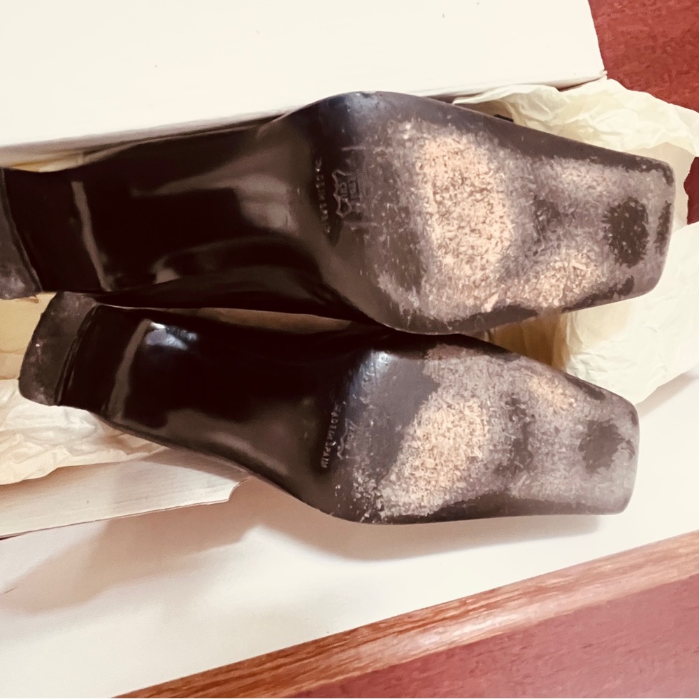 Banana Republic Black Leather Heels - Picture 5 of 5